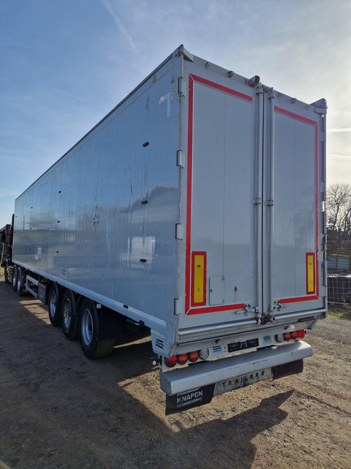 Knapen K100 – Hochwertiger Schubbodenauflieger mit 92 m³ Ladevolumen