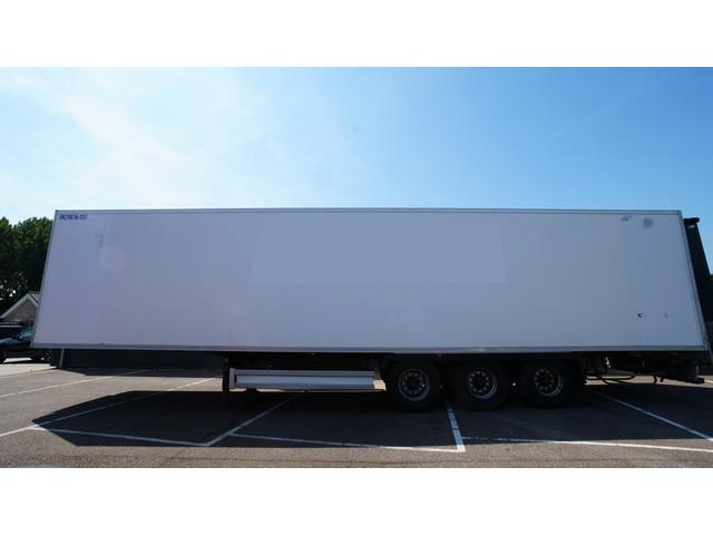 Lamberet 3 Axle frigo trailer Carrier Vector 1950 mt
