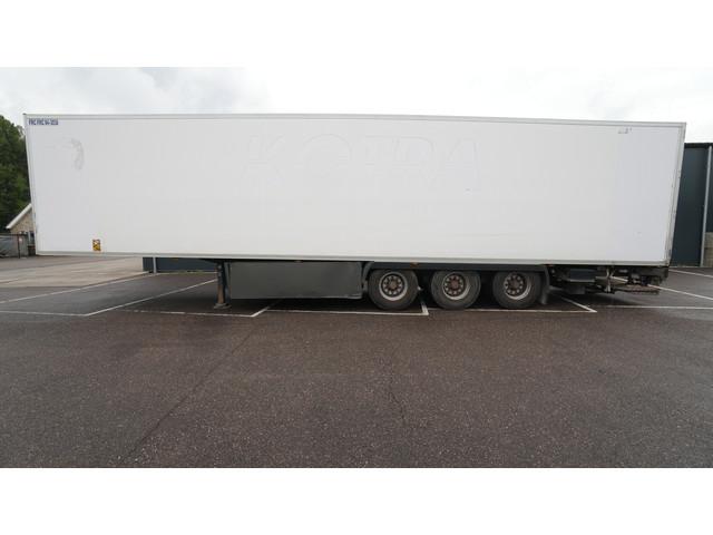 Lamberet 3 AXLE FRIGO TRAILER WITH CARRIER VECTOR 1950mt